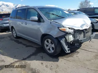 2012 Toyota Sienna LE AAS with VIN 5TDKK3DC1CS264239, listed as a IAAI auction lot 41839022 with 221,769 mi miles. Bid and sale history available at carsss.com. Image 1.