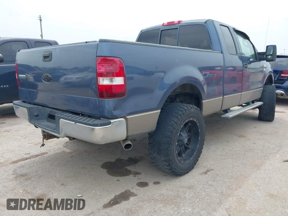 2006 Ford F-150 STX with VIN 1FTRX12W46NA47036, listed as a IAAI auction lot 41886208 with 272,391 mi miles. Bid and sale history available at carsss.com. Image 4.