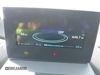2017 BMW i3 z VIN WBY1Z8C50HV551025, wystawiony jako IAAI lot #41722975 z przebiegiem 85 709 mil mil oraz . Historia ofert i sprzedaży dostępna na DreamBid. Obrazek 17.