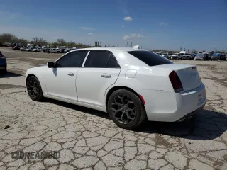 2019 Chrysler 300 S z VIN 2C3CCABG5KH539446, wystawiony jako Copart lot #51157275 z przebiegiem 164 346 mil mil oraz Szkoda całkowita • Salvage title. Historia ofert i sprzedaży dostępna na DreamBid. Obrazek 2.
