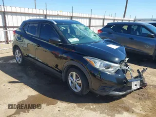 2019 Nissan Kicks S z VIN 3N1CP5CU4KL542814, wystawiony jako IAAI lot #41757870 z przebiegiem 104 111 mil mil oraz . Historia ofert i sprzedaży dostępna na DreamBid. Obrazek 1.