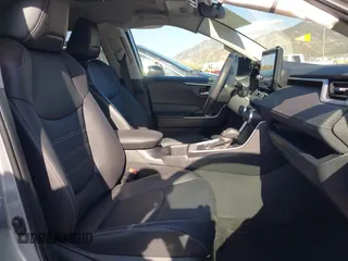2024 Toyota RAV4 XLE Premium с VIN 2T3C1RFV0RC272866, выставлен на аукционе IAAI как лот 42249629 с пробегом 12 765 миль миль и . История ставок и продаж доступна на DreamBid. Изображение 5.