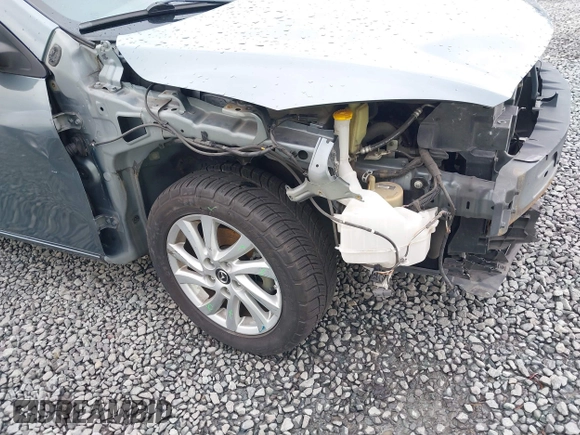 2013 Mazda 3 i Touring with VIN JM1BL1LP4D1728290, listed as a IAAI auction lot 40857960 with 136,248 mi miles and . Bid and sale history available at carsss.com. Image 6.