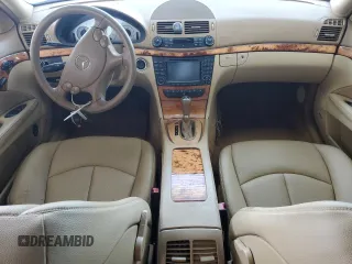 2008 Mercedes-Benz E 350 Luxury z VIN WDBUF56X18B271715, wystawiony jako Copart lot #56714945 z przebiegiem 120 811 mil mil oraz Szkoda całkowita • Salvage title. Historia ofert i sprzedaży dostępna na DreamBid. Obrazek 8.