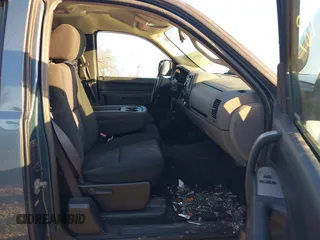 2010 Chevrolet Silverado 1500 LS with VIN 1GCSCREA6AZ123756, listed as a IAAI auction lot 41807463 with Not Provided miles. Bid and sale history available at carsss.com. Image 5.