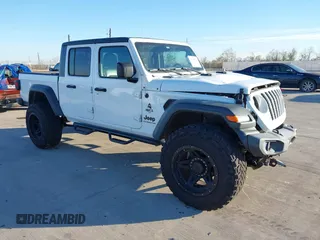 2020 Jeep Gladiator Sport S with VIN 1C6HJTAG6LL109425, listed as a IAAI auction lot 41168729 with 70,135 mi miles. Bid and sale history available at carsss.com. Image 1.