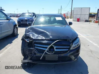 2021 Mercedes-Benz C 300 z VIN W1KWF8DB6MR614108, wystawiony jako IAAI lot #42227025 z przebiegiem 44 481 mil mil oraz . Historia ofert i sprzedaży dostępna na DreamBid. Obrazek 12.