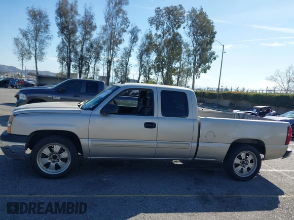 2005 Chevrolet Silverado 1500 LS with VIN 2GCEC19T051261530, listed as a IAAI auction lot 41624941 with 246,685 mi miles. Bid and sale history available at carsss.com. Image 14.