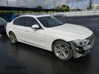 2018 BMW 3 Series 330i z VIN WBA8B9G56JNU96491, wystawiony jako Copart lot #50991795 z przebiegiem 65 764 mil mil oraz Szkoda całkowita • Salvage title. Historia ofert i sprzedaży dostępna na DreamBid. Obrazek 4.