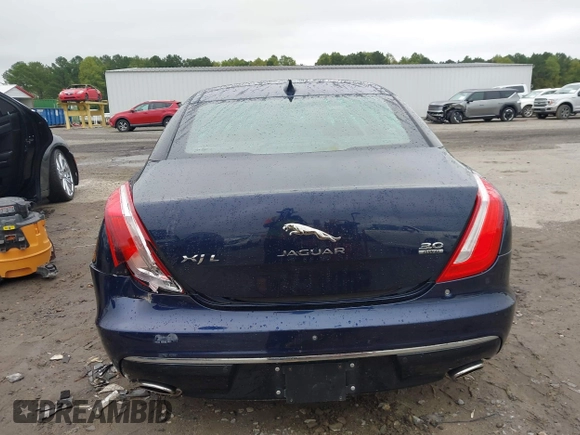 2017 Jaguar XJ Portfolio z VIN SAJWJ2GD0H8W12466, wystawiony jako IAAI lot #40488243 z przebiegiem 41 687 mil mil oraz . Historia ofert i sprzedaży dostępna na DreamBid. Obrazek 16.