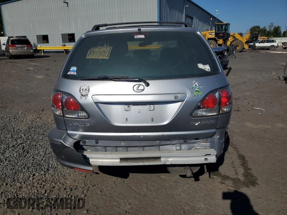 2002 Lexus RX 300 with VIN JTJHF10U220263729, listed as a Copart auction lot 65987344 with 189,057 mi miles and Salvage Title. Bid and sale history available at carsss.com. Image 6.