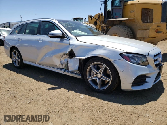 2017 Mercedes-Benz E-Class E 400 Luxury with VIN WDDZH6GB2HA154702, listed as a Copart auction lot 61895014 with 56,094 mi miles and Salvage Title. Bid and sale history available at carsss.com. Image 4.