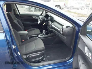 2022 Kia Forte LXS z VIN 3KPF24AD4NE445224, wystawiony jako IAAI lot #41853612 z przebiegiem 29 217 mil mil oraz . Historia ofert i sprzedaży dostępna na DreamBid. Obrazek 5.