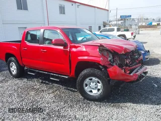 2018 Toyota Tacoma SR with VIN 5TFCZ5AN5JX156019, listed as a IAAI auction lot 38810875 with 76,805 mi miles and . Bid and sale history available at carsss.com. Image 1.