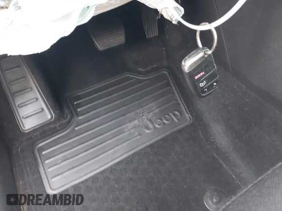 2018 Jeep Renegade Sport with VIN ZACCJBAB1JPH59581, listed as a IAAI auction lot 42115576 with 115,576 mi miles and . Bid and sale history available at DreamBid. Image 11.