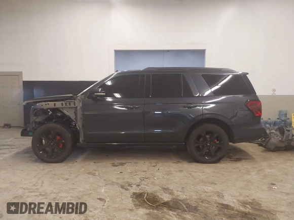 2022 Ford Expedition Limited z VIN 1FMJU2AT9NEA06804, wystawiony jako IAAI lot #41652062 z przebiegiem 55 984 mil mil oraz . Historia ofert i sprzedaży dostępna na DreamBid. Obrazek 15.