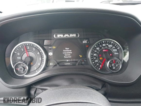 2025 Ram 1500 Big Horn z VIN 1C6SRFFP4SN562194, wystawiony jako IAAI lot #42213184 z przebiegiem 25 704 mil mil oraz . Historia ofert i sprzedaży dostępna na DreamBid. Obrazek 7.