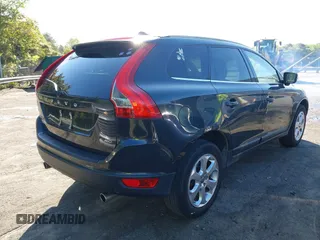 2013 Volvo XC60 3.2L z VIN YV4940DZ4D2391195, wystawiony jako IAAI lot #42055606 z przebiegiem 142 105 mil mil oraz . Historia ofert i sprzedaży dostępna na DreamBid. Obrazek 4.