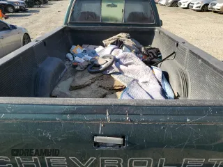 1996 Chevrolet Silverado 1500 with VIN 1GCEC14WXTZ124164, listed as a Copart auction lot 46261565 with 157,141 mi miles and Salvage Title. Bid and sale history available at DreamBid. Image 10.