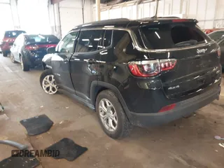 2024 Jeep Compass Latitude с VIN 3C4NJDBN3RT175331, выставлен на аукционе IAAI как лот 41933091 с пробегом 10 997 миль миль и . История ставок и продаж доступна на DreamBid. Изображение 3.