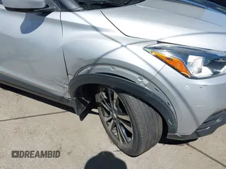 2020 Nissan Kicks SV z VIN 3N1CP5CV2LL538187, wystawiony jako IAAI lot #42225191 z przebiegiem 41 901 mil mil oraz . Historia ofert i sprzedaży dostępna na DreamBid. Obrazek 6.