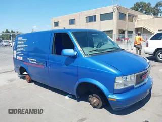 1996 GMC Safari Cargo with VIN 1GTDM19W2TB501189, listed as a IAAI auction lot 38223202 with 71,447 mi miles. Bid and sale history available at carsss.com. Image 1.