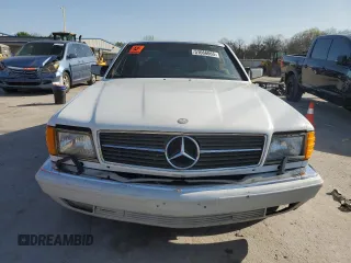1990 Mercedes-Benz 560 with VIN WDBCA45E6LA553870, listed as a Copart auction lot 51666665 with 228,119 mi miles and Clean Title. Bid and sale history available at DreamBid. Image 5.