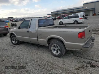 2001 Chevrolet S-10 LS with VIN 1GCCS19511K102618, listed as a Copart auction lot 42387565 with 201,606 mi miles and Salvage Title. Bid and sale history available at DreamBid. Image 2.