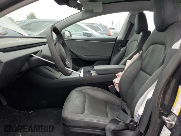 2024 Tesla Model 3 z VIN 5YJ3E1EA6RF773141, wystawiony jako Copart lot #61399385 z przebiegiem 9 245 mil mil oraz Szkoda całkowita • Salvage title. Historia ofert i sprzedaży dostępna na DreamBid. Obrazek 7.