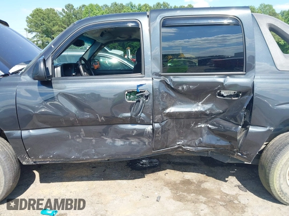 2004 Chevrolet Avalanche Z71 with VIN 3GNEK12T74G166814, listed as a IAAI auction lot 39680983 with 147,172 mi miles and . Bid and sale history available at DreamBid. Image 6.