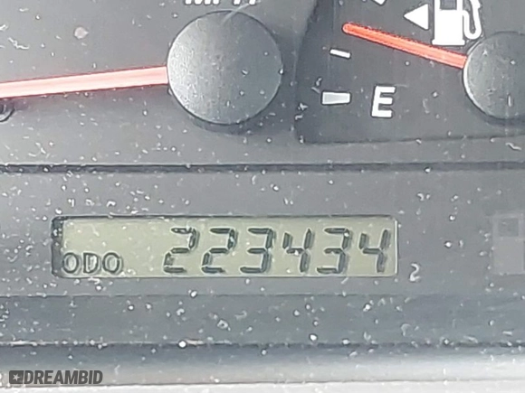 2004 Toyota Camry LE with VIN 4T1BF32K44U585697, listed as a IAAI auction lot 41625006 with 223,434 mi miles. Bid and sale history available at carsss.com. Image 16.