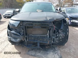 2020 Ford Police Interceptor Utility z VIN 1FM5K8AB2LGC51317, wystawiony jako IAAI lot #41755681 z przebiegiem 102 945 mil mil oraz . Historia ofert i sprzedaży dostępna na DreamBid. Obrazek 12.