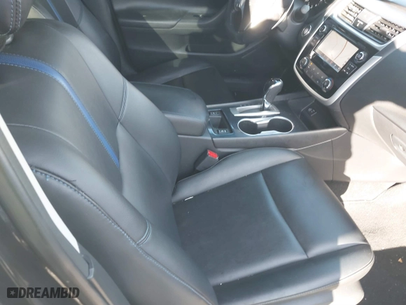 2018 Nissan Altima 2.5 SV with VIN 1N4AL3APXJC295168, listed as a IAAI auction lot 40952599 with 60,943 mi miles. Bid and sale history available at carsss.com. Image 5.
