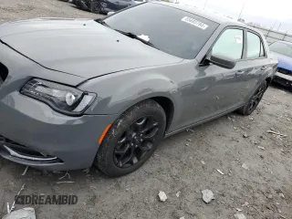 2019 Chrysler 300 with VIN 2C3CCAGG0KH539654, listed as a Copart auction lot 85695794 with 86,915 mi miles and Salvage Title. Bid and sale history available at carsss.com. Image 1.
