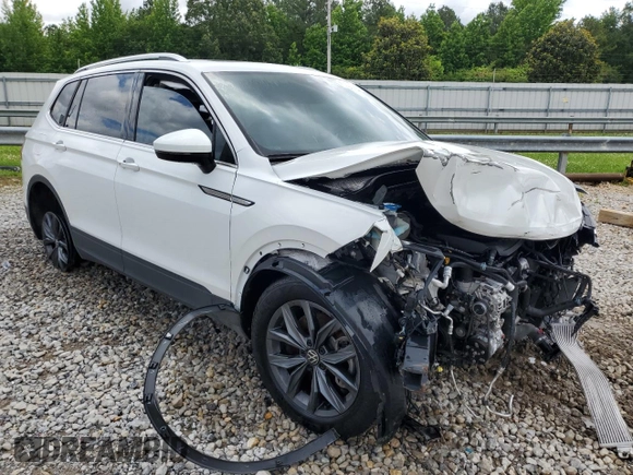 2022 Volkswagen Tiguan SE with VIN 3VV2B7AX3NM133607, listed as a Copart auction lot 54736125 with 25,951 mi miles and Salvage title. Bid and sale history available at DreamBid. Image 4.