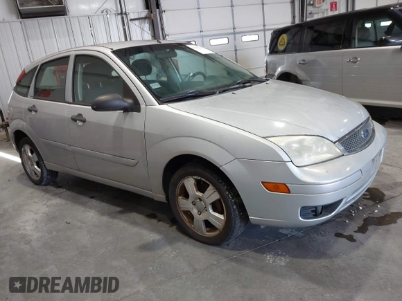 2007 Ford Focus S with VIN 1FAHP37N67W221827, listed as a IAAI auction lot 41067945 with 126,489 mi miles and . Bid and sale history available at carsss.com. Image 1.