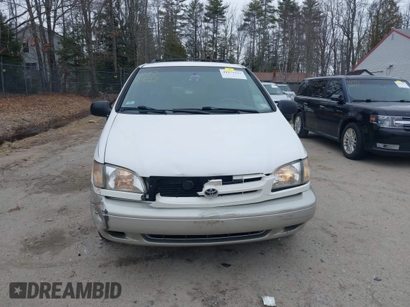 2000 Toyota Sienna LE with VIN 4T3ZF13C4YU233128, listed as a IAAI auction lot 41973322 with 117,577 mi miles. Bid and sale history available at carsss.com. Image 12.