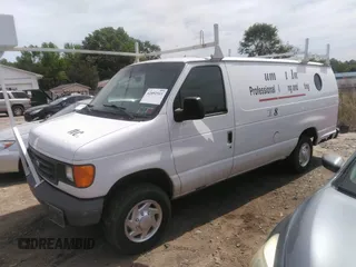 2007 Ford Econoline Cargo with VIN 1FTNS24W07DB34472, listed as a IAAI auction lot 42092511 with 187,546 mi miles. Bid and sale history available at carsss.com. Image 2.