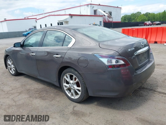 2013 Nissan Maxima S z VIN 1N4AA5AP3DC809223, wystawiony jako IAAI lot #42329297 z przebiegiem 141 008 mil mil oraz . Historia ofert i sprzedaży dostępna na DreamBid. Obrazek 3.