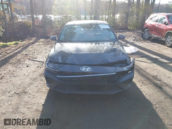 2024 Hyundai Elantra SEL z VIN KMHLM4DGXRU832768, wystawiony jako IAAI lot #41826429 z przebiegiem 11 221 mil mil oraz . Historia ofert i sprzedaży dostępna na DreamBid. Obrazek 13.
