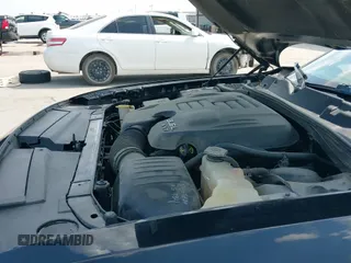 2016 Dodge Challenger SXT z VIN 2C3CDZAG1GH329771, wystawiony jako IAAI lot #43219997 z przebiegiem 84 104 mil mil oraz . Historia ofert i sprzedaży dostępna na DreamBid. Obrazek 19.