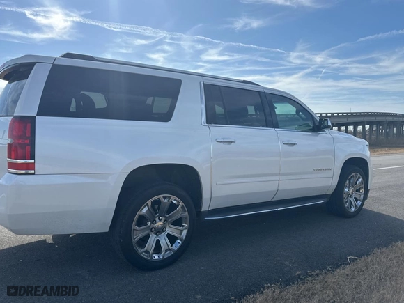 2017 Chevrolet Suburban Premier with VIN 1GNSCJKC0HR170239, listed as a Copart auction lot 43554155 with 141,903 mi miles and Clean Title. Bid and sale history available at carsss.com. Image 4.