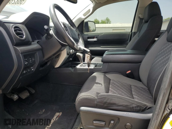 2018 Toyota Tundra SR5 z VIN 5TFDW5F18JX723486, wystawiony jako Copart lot #56826305 z przebiegiem 96 870 mil mil oraz Szkoda całkowita • Salvage title. Historia ofert i sprzedaży dostępna na DreamBid. Obrazek 7.