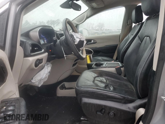 2018 Chrysler Pacifica Limited with VIN 2C4RC1GG1JR320524, listed as a Copart auction lot 48353795 with 133,624 mi miles and Salvage title. Bid and sale history available at DreamBid. Image 7.
