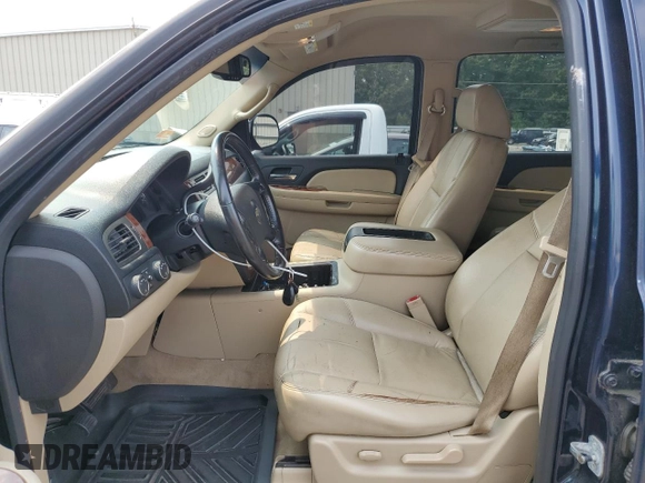 2007 Chevrolet Suburban LT with VIN 1GNFK16307J270031, listed as a Copart auction lot 67089014 with 221,448 mi miles and Salvage Title. Bid and sale history available at carsss.com. Image 7.