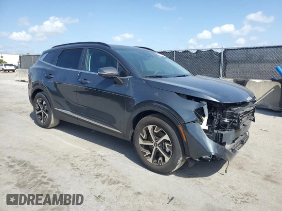 2025 Kia Sportage EX with VIN 5XYK33DF2SG242298, listed as a Copart auction lot 52529235 with 2,248 mi miles and Salvage Title. Bid and sale history available at carsss.com. Image 4.