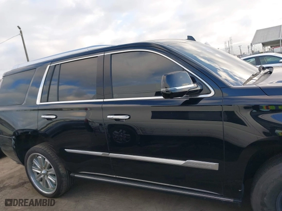 2018 Cadillac Escalade Platinum with VIN 1GYS4DKJ3JR200016, listed as a IAAI auction lot 41367220 with 105,043 mi miles. Bid and sale history available at carsss.com. Image 13.