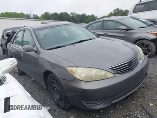 2006 Toyota Camry STD z VIN 4T1BE32K46U671985, wystawiony jako IAAI lot #42112396 z przebiegiem 266 597 mil mil oraz . Historia ofert i sprzedaży dostępna na DreamBid. Obrazek 1.
