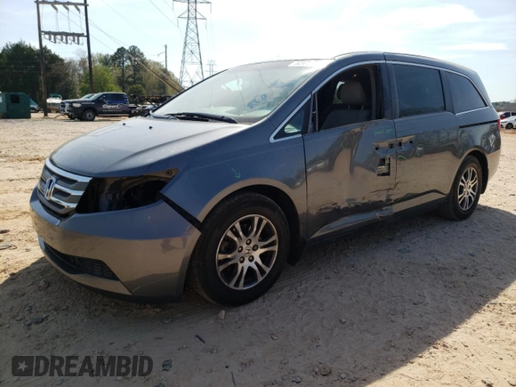 2011 Honda Odyssey EX with VIN 5FNRL5H46BB027260, listed as a Copart auction lot 50990725 with 147,758 mi miles and Salvage Title. Bid and sale history available at carsss.com. Image 1.