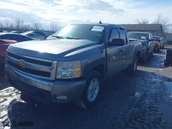 2008 Chevrolet Silverado 1500 LT w/1LT with VIN 2GCEK19J681319131, listed as a IAAI auction lot 41712092 with 213,279 mi miles. Bid and sale history available at carsss.com. Image 17.